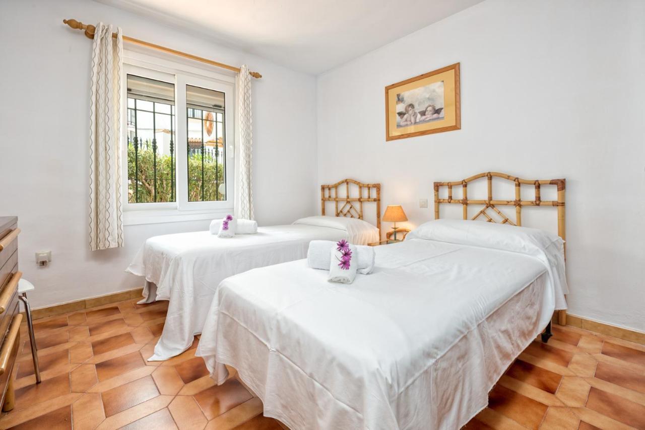 Вилла Bungalow Sea View, Pool, Tennis, Beach 5Min Walk Михас Экстерьер фото